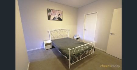 Fully Furnished 2-Bedroom Apartment in Zetland’s Sought-After Emerald Park Complex - Photo 2