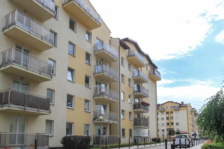 Trzy pokoje w cichej okolicy, blisko metro i park - Zdjęcie 3