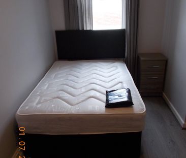 Student Properties to Let - Photo 2