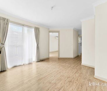 Beautiful 2-Bedroom Home with Private Driveway in Ringwood - Photo 6