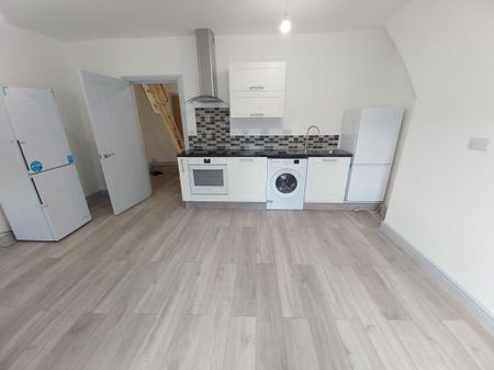 Neville Street, CARDIFF - Photo 2