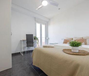 Avinguda de la Constitució, Valencia, Valencian Community 46019 - Photo 6