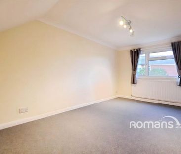 4 bedroom detached house to rent - Photo 4