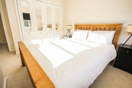 Ward Place, Livingston, EH54 - Photo 2