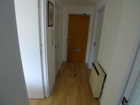 Bright and Airy 1 bed flat in Canary Wharf - Photo 3