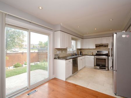 For Lease - 6097 Douguy Boulevard Unit# Upper, Mississauga, Ontario - Photo 5