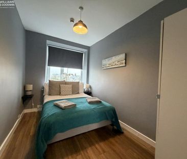 4 bedroom end of terrace house to rent - Photo 4