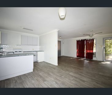 Charming Family Home in Gracemere Awaits! - Photo 2