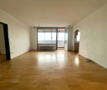 4-Zimmer-Wohnung mit Loggia und Stellplatz! - Photo 1