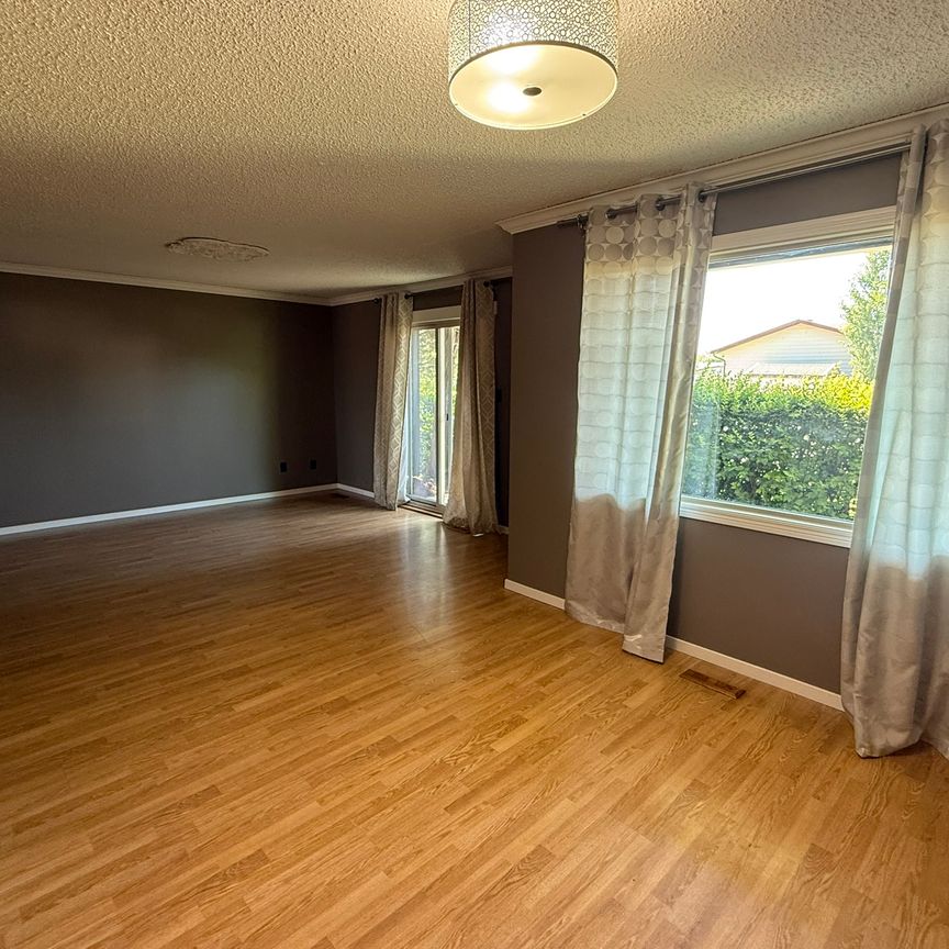 Bell Manor – 2 Bedroom Condo - Photo 1