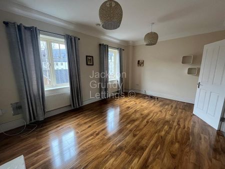 5 bedroom townhouse to rent - Photo 2