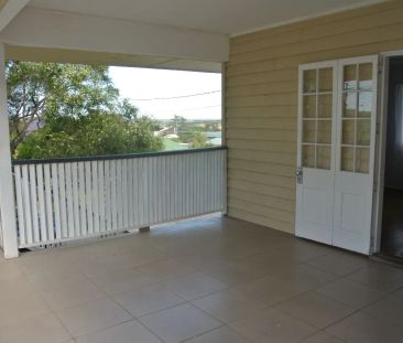 2/53 Arrowsmith Street, Camp Hill QLD 4152 - House For Rent | Domain - Photo 6