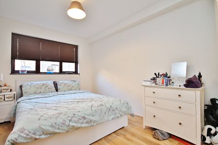 2 bed flat to rent in Tyndale Court, London, E14 - Photo 4