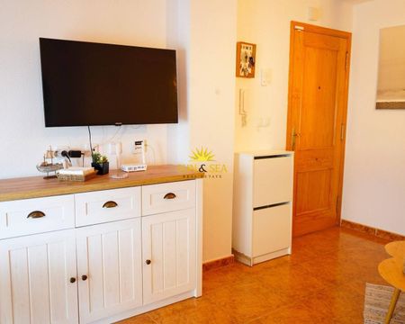 2-BEDROOM APARTMENT FOR RENT IN TORREVIEJA, ALICANTE - Photo 2