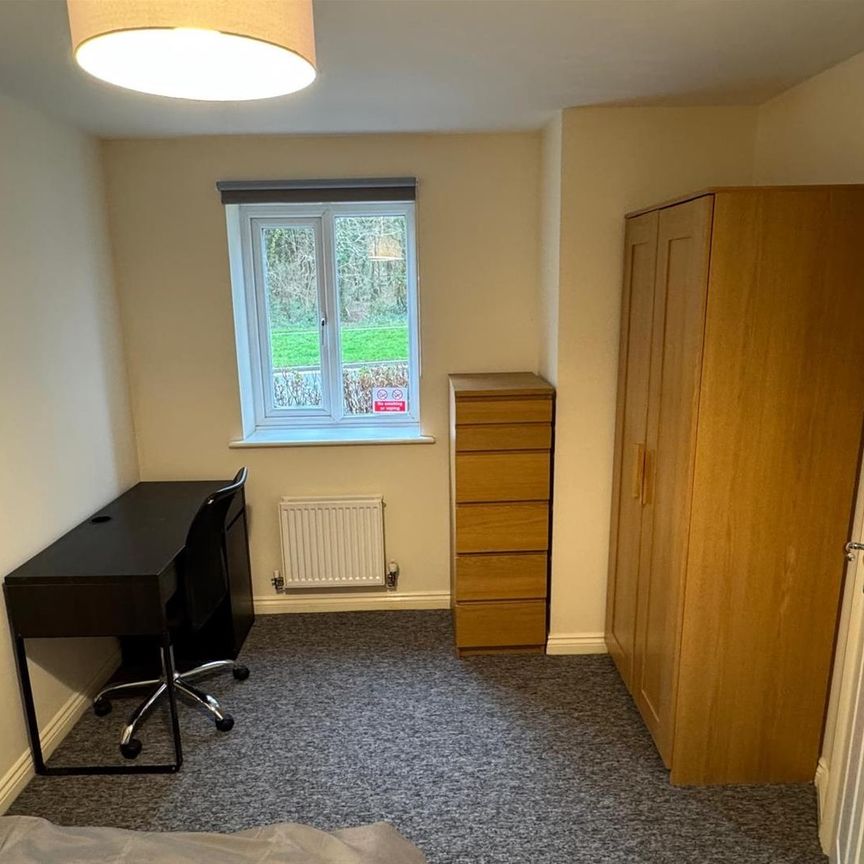 Long Down Avenue, Bristol - Photo 1