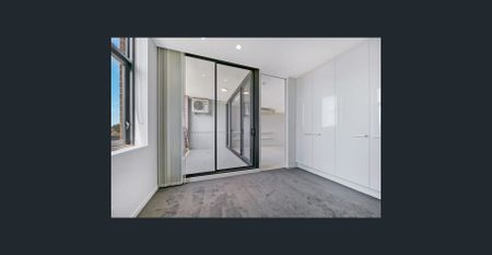 Spacious 1 bedroom with a storage cage - Photo 5