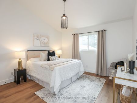 Detached Home For Lease | X8137734 - Photo 2