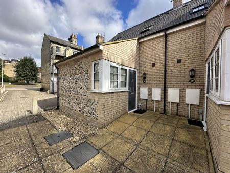 2 bedroom end of terrace house to rent - Photo 5