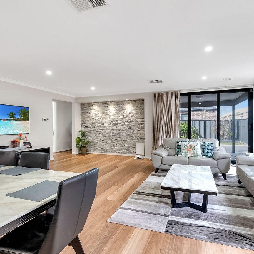 Modern Family Living in The Avenue Estate - Photo 1