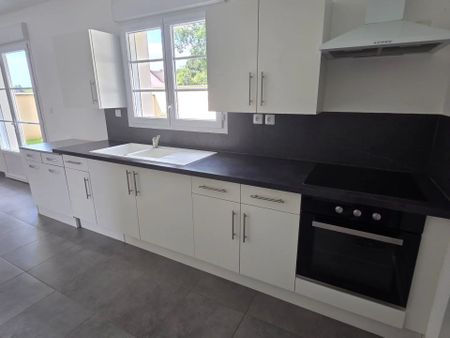Location Maison 5 pièces 137 m2 à Fontaine-la-Guyon - Photo 5