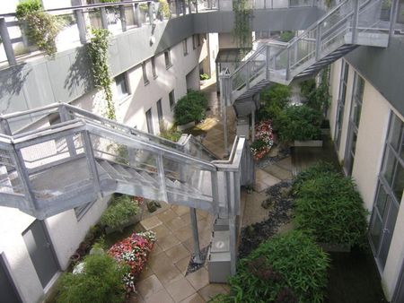 2 bedroom Flat To Let - Photo 2