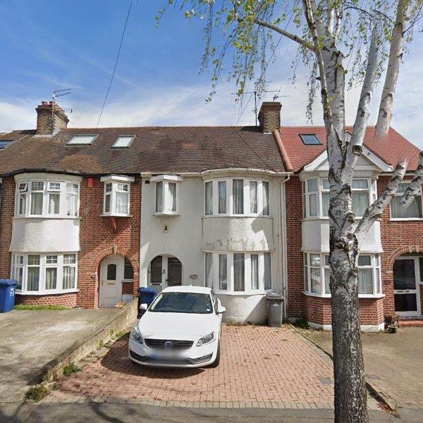 Woodfield Drive, East Barnet EN4, London - Photo 1