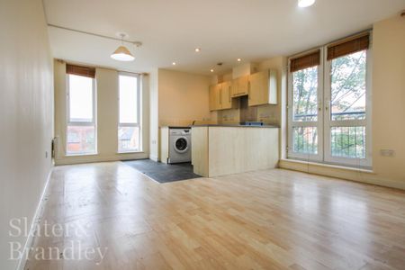 2 bedroom flat to rent - Photo 2