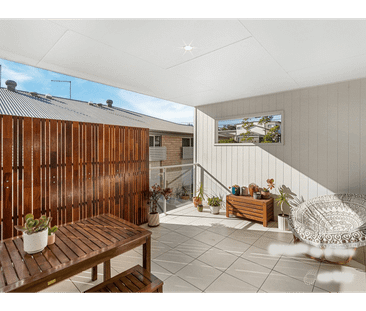 2/31 Howsan Street, Mount Gravatt East, Qld 4122 - Photo 2