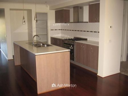 168 Linsell Boulevard, Cranbourne East, VIC 3977 - Photo 2