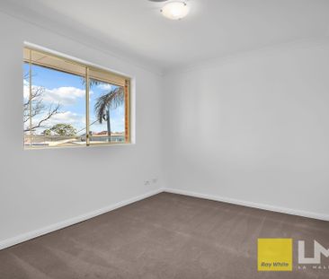 FULL BRICK TOWNHOUSE, NEAR AUBURN CBD - Photo 6