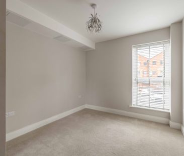 2 bed flat to rent in Windsor Road, Slough, SL1 - Photo 6