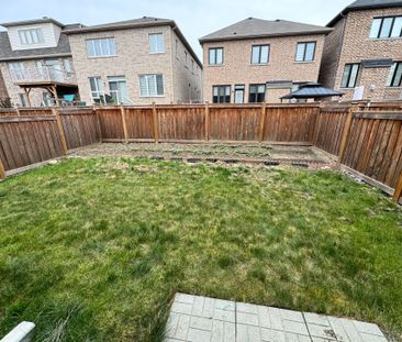For Lease - 30 Buttonleaf Crescent, Whitchurch-Stouffville, Ontario - Photo 1