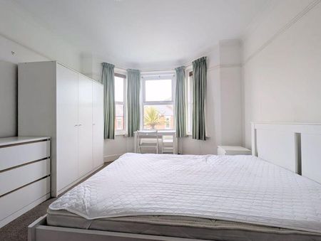 1 bedroom in a house share to rent - Photo 5
