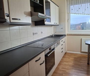 Tolle 3-Raum-Wohnung mit Einbauküche - Foto 1