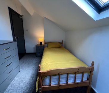 4 bedroom terraced house to rent - Photo 2