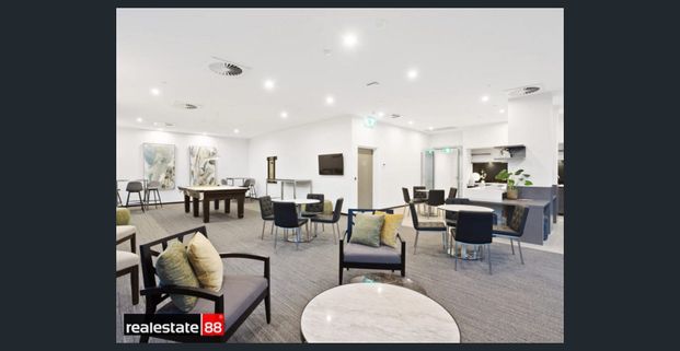 STYLISH APARTMENT WITH SENSATIONAL VIEWS! - Photo 1