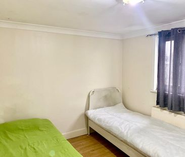 Room in a Shared House, Grove Green Road, E11 - Photo 5