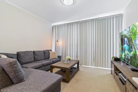 Bright and Stunning! - Photo 4