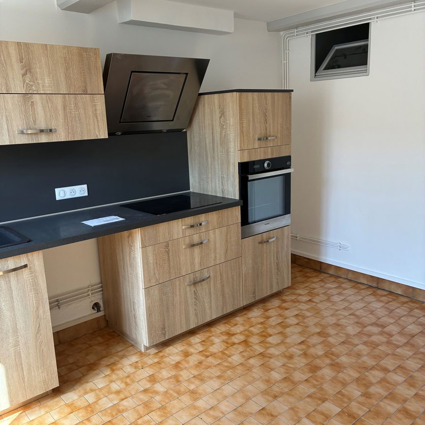 Location Appartement 2 pièces 42m² LE COTEAU 42120 - Photo 1