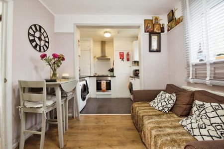 1 bedroom flat to rent - Photo 4
