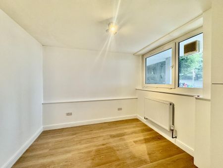 4 bedroom terraced house to rent - Photo 4