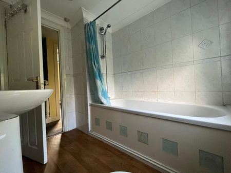 2 bedroom terraced house to rent - Photo 2