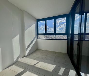 Near New Modern Aesthetic TWO bedroom + Winter Garden apartment in ... - Photo 6