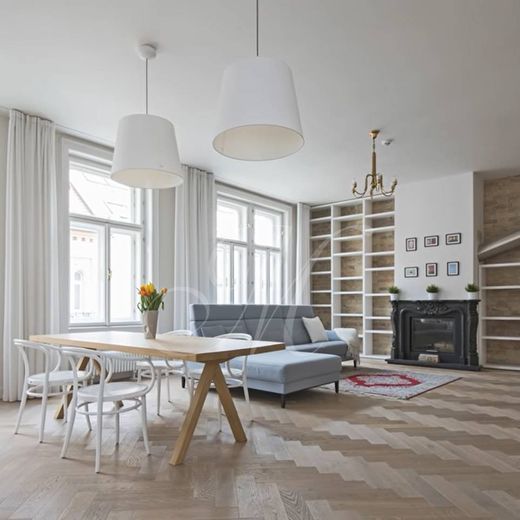 METROPOLITAN Luxusný veľkometrážny 4i byt v Starom Meste - Fotografia 1