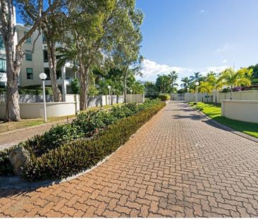 Runaway Bay - Photo 6