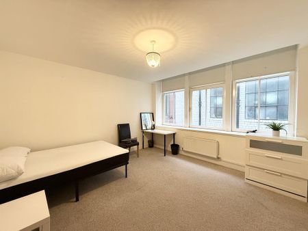 3 bedroom flat to rent - Photo 3