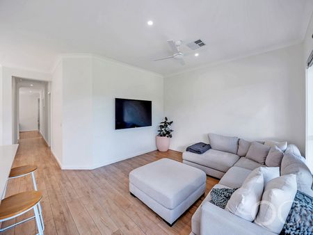 Open The Door to Effortless Elegance - Photo 4