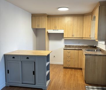 2 1/2 Semi Meublé Rénové - Photo 1