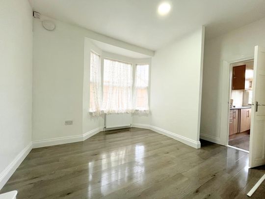 2 bedroom ground floor flat to rent - Photo 1