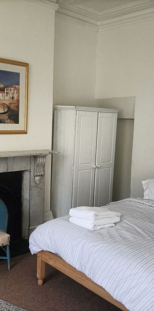 1 Bed Flat, Redland, BS6 - Photo 1